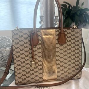 Michael Kors Eva Large Tote + Dust Bag